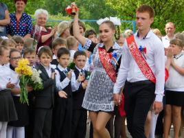 В добрый путь, выпускники!